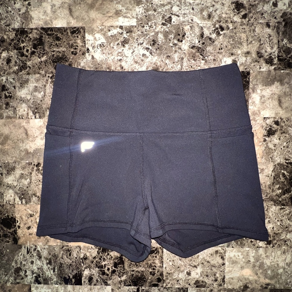 FABLETICS OASIS PURE-LUXE HIGH-WAIST BIKER SHORT BLACK COLOR SIZE SMALL EUC - Picture 3 of 7